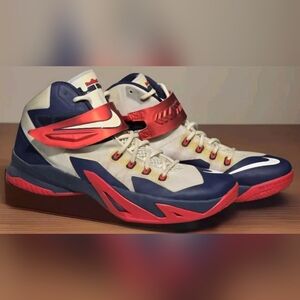 Nike Lebron Soldier VIII USA Men's 10.5 Basketball Shoes Red White Blue 653641